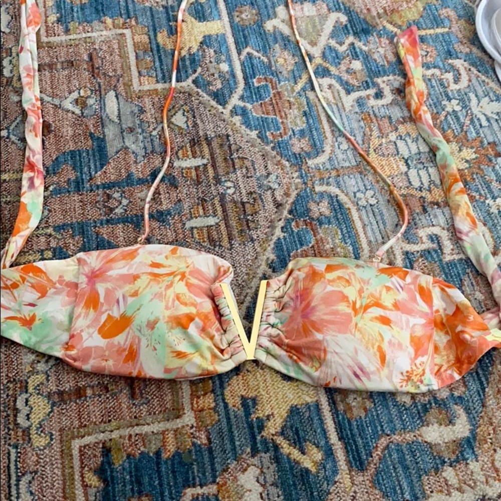 VICTORIAS SECRET bathing suit top